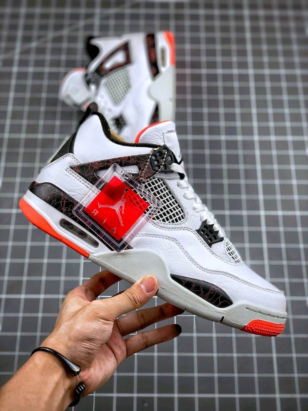 💰纯原版本360💰280公司级💰180真标 air jordan 4 红蓝鸳鸯  白红  热熔岩  全码出货通知‼【官方纯原版本 诠释市场最强四代】椰子350 700 500纯原市场最高工艺复刻 乔1无色差修正 #原盒af1原配  黑曜石独家空军配原一号鞋拆解开发 #原楦原