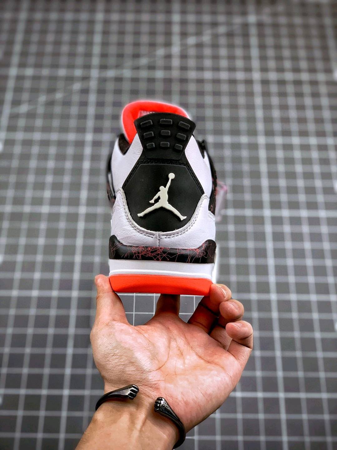 💰纯原版本360💰280公司级💰180真标 air jordan 4 红蓝鸳鸯  白红  热熔岩  全码出货通知‼【官方纯原版本 诠释市场最强四代】椰子350 700 500纯原市场最高工艺复刻 乔1无色差修正 #原盒af1原配  黑曜石独家空军配原一号鞋拆解开发 #原楦原