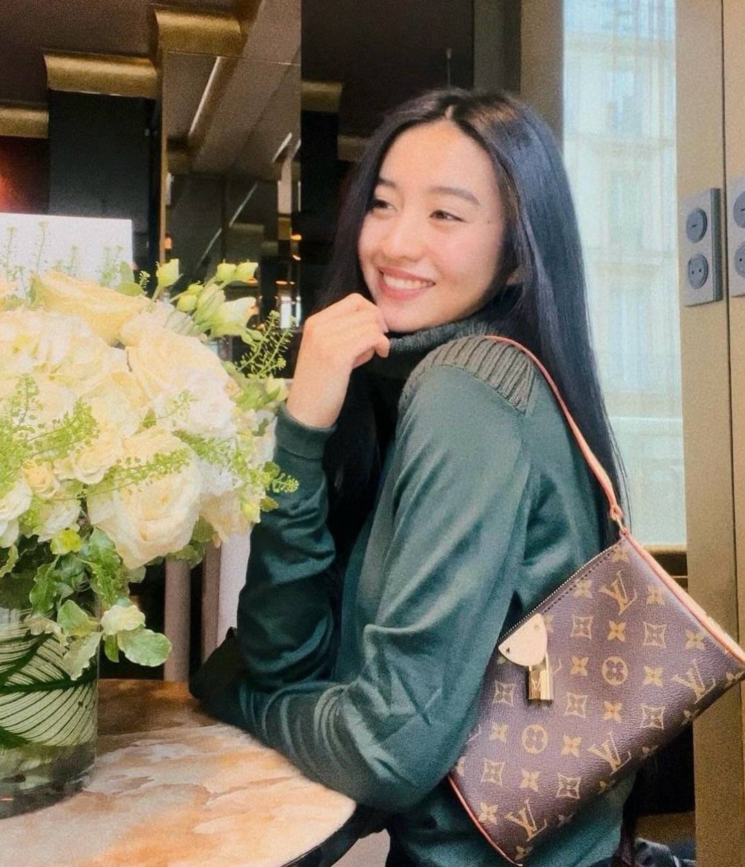 【POCHETTE TIRETTE 手袋】M47123老花 模特图.