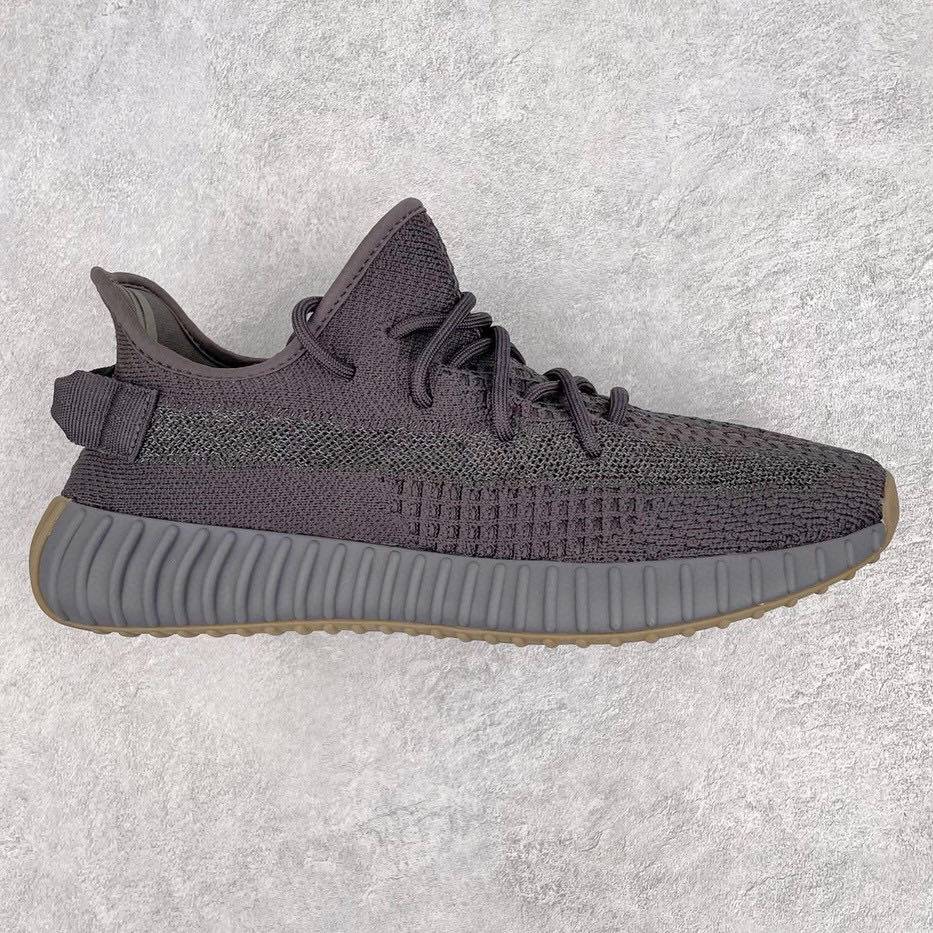 真标💰100 130  公司级💰150  180  纯原💰260  350 Yeezy Boost 350 V2 系列 47个配色 市面中端最王炸版本 lw同源配套打造 全套原楦 原纸版 原鞋开模完美打造 采用辰元飞织鱼丝网原厂面 非进口机台 大底原厂半透明RB巴斯夫满钉大