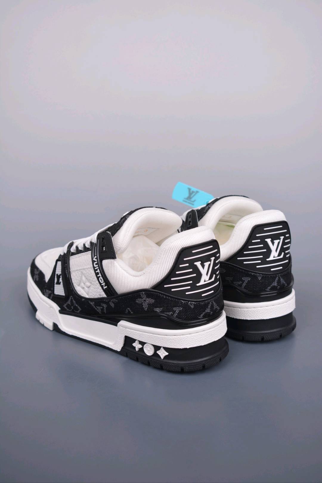 💰真标260 💰公司级450 💰纯原560 💰代购级760  on Trainer Sneaker Low 空胶版本  正品1：1  细节对标官网 蓝色得物外盒  #芯片版本 右脚鞋舌 #右脚鞋扣扫码直达官方  独家定制 、升级版扫码秒进官 纯原代购指定版本 融合素净小