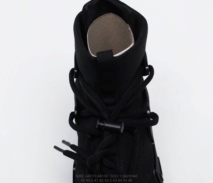 💰420
大厂出品 air fear of god 1 fog 联名篮球鞋 black 全码补货 目前市面唯一气垫无氧化版本 区分市面一眼假鞋型 后跟全面升级 大几率过验 无法鉴定  尺码：40 40.5 41 42 42.5 43 44 44.5 45 46