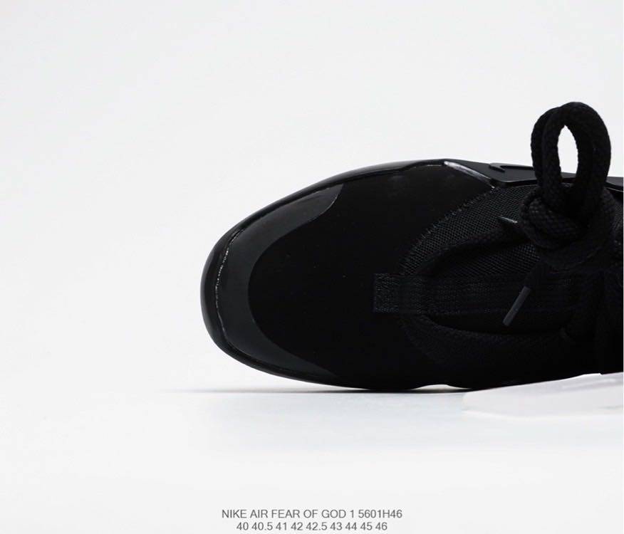 💰420
大厂出品 air fear of god 1 fog 联名篮球鞋 black 全码补货 目前市面唯一气垫无氧化版本 区分市面一眼假鞋型 后跟全面升级 大几率过验 无法鉴定  尺码：40 40.5 41 42 42.5 43 44 44.5 45 46