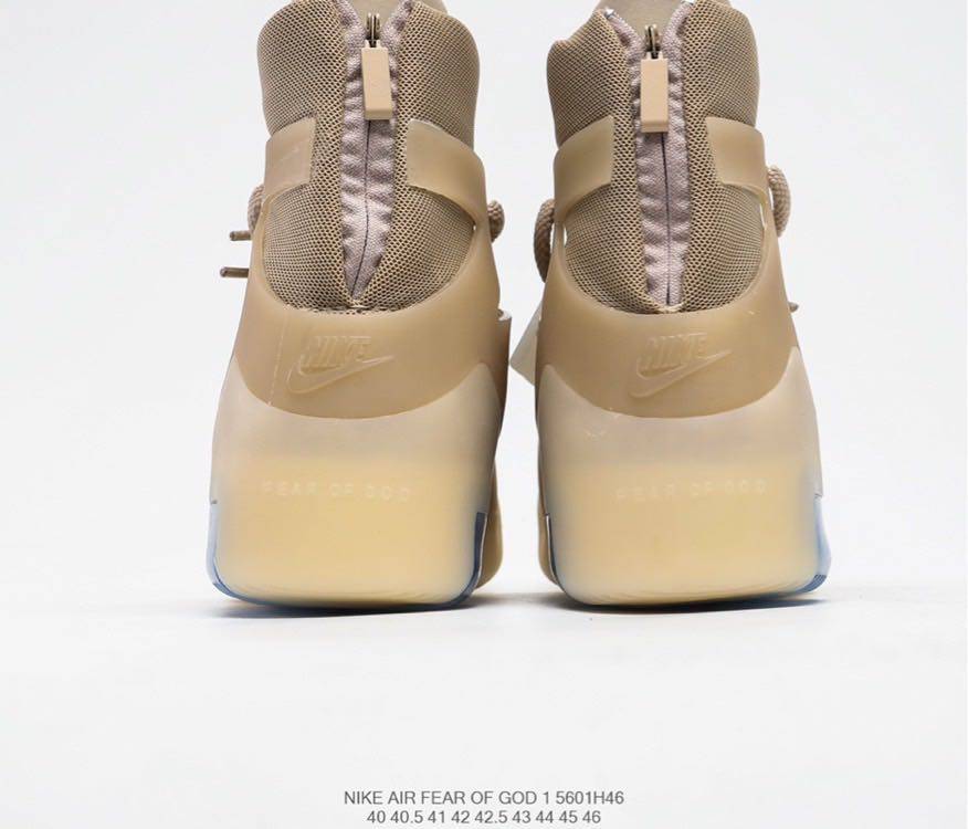 💰420 大厂出品 air fear of god 1 fog 联名篮球鞋 black 全码补货 目前市面唯一气垫无氧化版本 区分市面一眼假鞋型 后跟全面升级 大几率过验 无法鉴定  尺码：40 40.5 41 42 42.5 43 44 44.5 45 46
