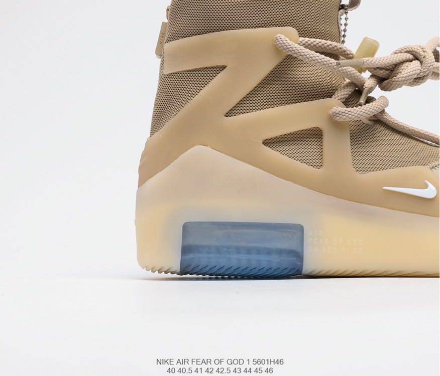 💰420 大厂出品 air fear of god 1 fog 联名篮球鞋 black 全码补货 目前市面唯一气垫无氧化版本 区分市面一眼假鞋型 后跟全面升级 大几率过验 无法鉴定  尺码：40 40.5 41 42 42.5 43 44 44.5 45 46