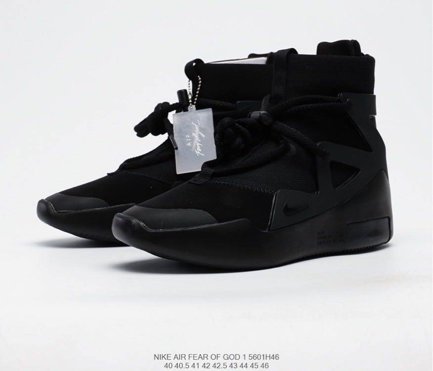 💰420
大厂出品 air fear of god 1 fog 联名篮球鞋 black 全码补货 目前市面唯一气垫无氧化版本 区分市面一眼假鞋型 后跟全面升级 大几率过验 无法鉴定  尺码：40 40.5 41 42 42.5 43 44 44.5 45 46