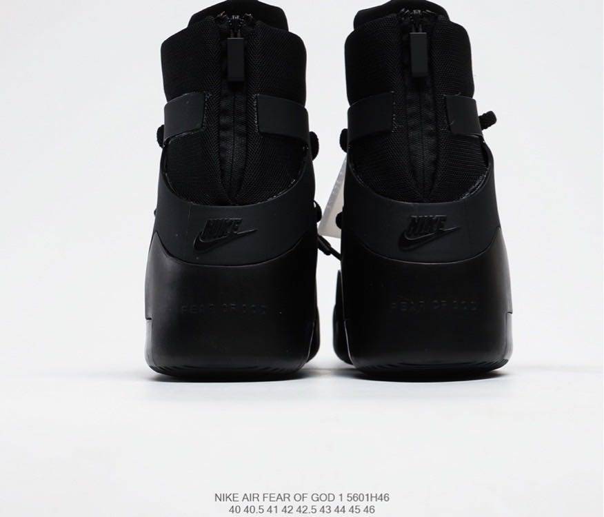 💰420
大厂出品 air fear of god 1 fog 联名篮球鞋 black 全码补货 目前市面唯一气垫无氧化版本 区分市面一眼假鞋型 后跟全面升级 大几率过验 无法鉴定  尺码：40 40.5 41 42 42.5 43 44 44.5 45 46