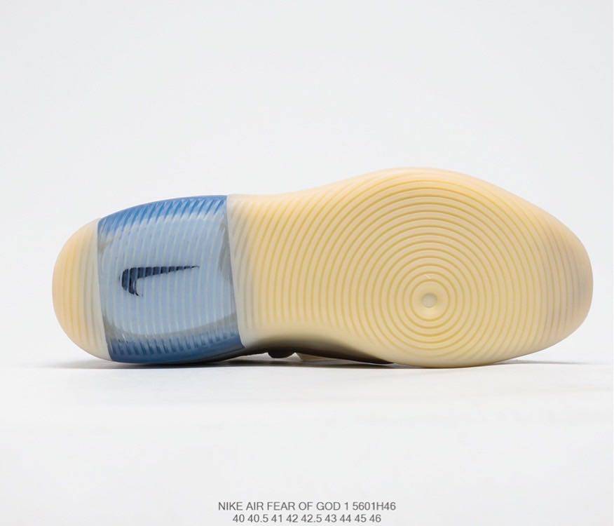 💰420 大厂出品 air fear of god 1 fog 联名篮球鞋 black 全码补货 目前市面唯一气垫无氧化版本 区分市面一眼假鞋型 后跟全面升级 大几率过验 无法鉴定  尺码：40 40.5 41 42 42.5 43 44 44.5 45 46