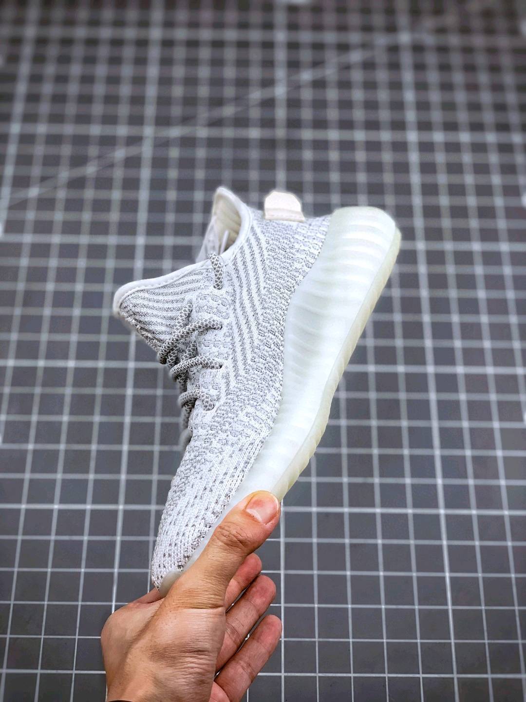 💰150真标💰180公司级💰260纯原版
Yeezy 350V2 "Static"白满天星
外贸客户指定订单 东莞原织面纯原1.0
原织面精针织机,原厂针织面料
#原档大底模具 百分百与海外发售原版一致
#顶级Boost 满钉大底 一切细节实拍如图
极力推荐此版本 触碰性价比至高点‼
Size:36 36.5 37 38 38.5 39 40 40.5 41 42 42.5 43 44 44.5 45 46 47
nike耐克 运动鞋空军一号 萨洛蒙阿迪达斯adidas 三叶草 椰子350 v2 sb dunk 古驰脏脏鞋 麦昆 匡威1970s 万斯 vans 范斯运动鞋板鞋跑步鞋跑鞋篮球鞋 添柏岚prada普拉达爱马仕香奈儿新百伦 巴黎世家迪奥dior爱步乔丹 air jordan 亚瑟士asics 斯凯奇 斐乐 彪马 锐步 mlb fila 鬼冢虎 lv路易威登 ny 北面 大鹅ugg 莆田鞋 板鞋 樱花粉 af1 高帮 纯白 复古 满天星 解构 鬼冢虎鞋盾 samba小麦色 蓝粉 马卡龙 低帮 独角兽 鬼冢虎鸳鸯 联名 童鞋 冰淇淋 骨白冰蓝 白蓝 黑色 小白鞋 电玩像素 黑白 涂鸦 镭射 雾霾 白色 diy 1970s 夜光 大童 泼墨 中帮 黑武士 洛克公园 魔术贴 情侣 经典 四钩 奶咖色 刮刮乐 白丝绸 白银 3m 反光 白绿夜光 白橙双钩 小雏菊 权志龙 白绿橙 off white 飞线 金钩 冰块 小银钩 笑脸 缝线 剪纸 纯黑 蓝丝绸 情人节限定 白金 蓝白 354 黑曜石 熊猫 像素 冰蓝 四小勾 水晶底 寿桃 洞洞鞋 彩虹像素 灰色 air force 1 黑色 拖鞋 aj4 aj35 aj11 篮球鞋 莆田 aj3 aj6 aj13 aj7 童鞋 儿童鞋 aj312 aj36 黑白奥利奥 传奇蓝 aj32 限量版 飞人拖鞋 康扣 熊猫 北卡蓝 low 白水泥 藤原浩 aj34郭艾伦 影子灰 蒂芙尼绿 aj10 倒钩 aj9 冰雪奇缘 黑曜石 aj31 aj270 球鞋 大魔王 冰激凌 樱木花道 热熔岩 迪奥联名 胭脂红 凉鞋 aj15 满天星 水泥灰 芝加哥 鸳鸯 aj28 情侣 aj28 樱花粉 电玩像素 北卡蓝 小迪奥 粉色 樱花粉 电玩像素 烟灰 变色龙 兵马俑 大巴黎 aj16 兔八哥 马卡龙 大学蓝 aj30 黑水泥 白蛇 叶绿素 火影 白水泥 情人节限定 粉蛇 黑红 球鞋gtcut kobe球鞋 zoom kobe 500黑武士 2022r nike星空 gt球鞋 zoom跑鞋 纽巴伦990 nikecourt女鞋 zoom aj1 nb827 斐乐hike nike青花瓷 aj镭射 科6 next跑鞋 宇航员2.0 小白鞋 男鞋 运动鞋 斯凯奇 斐乐 板鞋 aj 彪马 新百伦 亚瑟士 new balance adidas 阿迪达斯 篮球鞋 空军一号 纯白 跑步鞋 vision street wear puma 女运动休闲鞋 nb 情侣鞋 球鞋 dunk 美津浓 欧文7 运动鞋女款跑步鞋 休闲男鞋 aj1 拖鞋 耐克鞋男新款 鞋子 童鞋 男款 飞马 zoom 超级飞马 跑鞋 老爹鞋 air max 儿童鞋子 男士 飞马38 m2k 日落 黑白熊猫 女款 飞马39 男款 阿甘鞋 飞马37 夏季 dunk sb 华夫鞋 凉鞋 开拓者 夏款 毛毛虫 气垫 air zoom 休闲鞋 高帮 帆布鞋 sacai 2022 vapormax 赤足 飞马36 af1 紫葡萄 树莓紫 winflo8 court女鞋 网鞋 zoom 破二 dc0774 拖鞋 superfly 子弹头 dunk黑白熊猫 blazer max270 欧文7 小童鞋 阿尔法 欧文8 登月 星空 莆田 黑武士 airmax97 贝壳头 三叶草 boost forum 椰子鞋 yeezy neo 暗夜精灵 金标 椰子 350 v2 ultraboost 清风 阿尔法 涉水鞋 ub21 ub22 forum84 ub nmd 爆米花 pro2 cut supernova x9000 椰子500 小椰子 forum low 史密斯 椰子700 樱花系列女鞋 新百伦530 327 574 5740 满天星 992 550 990 303 nb2002ra 302 元祖灰 993 990v5 nb300 ms327 580 999 nb327新百伦 新百伦878 nb300 5740奶茶色 m5740nb5740 997 608 452 nbms327 992元祖灰 996 880 低帮 倒钩 aj1 low 北卡蓝 黑曜石 倒钩藤原浩鞋 芝加哥 禁穿 小迪奥aj1 aj1大学蓝 樱花粉 烟灰 闪电倒钩 mid 影子灰 白丝绸 黑红脚趾 黑红 马卡龙 小dior 蒂芙尼绿 黑脚趾 小摩卡 蜘蛛侠 兔八哥 莆田纯原 纯白 中帮 黑粉脚趾 鸳鸯 low摩卡棕 扣碎 倒钩低帮 小闪电 凯尔特人 芝加哥ow联名 灰白 红豆奶茶 叛逆 换底 扣碎篮板 摩卡棕 迪奥联名鞋 皇家蓝 低帮女鞋倒钩白棕 泡泡糖 黑粉脚趾 北卡蓝低帮 黑绿脚趾 影子灰 蒂芙尼绿 黑脚趾 浆果粉 扣碎篮板 鸳鸯 冰淇淋 白丝绸 激光蓝 offwhite联名 黑粉脚趾 蓝 水洗丹宁 情人节 午夜蓝 凯尔特人 泡泡糖 男鞋 女鞋 夏季 儿童 拖鞋 小众鞋 篮球鞋 凉鞋 运动鞋 跑步鞋 童鞋 板鞋 日落 足球鞋 小白鞋 跑鞋 老爹鞋 zoom 超级飞马 36 37 38 sb dunk 鞋子 新款 m2k air max 薄款 赤足5.0 星空 登月 回到未来 vapormax 超轻 网鞋 气垫鞋 阿甘鞋 休闲鞋 47 blazer 高帮 樱花粉 free vaporfly 情侣 子弹头 华夫鞋 欧文7 lebron18 joyride fly3 max270 杜兰特5 毛毛虫 黑武士 限量版 忍者 马拉松 winflo7 kyrie7 ep 莆田鞋 板鞋 樱花粉 af1 高帮 纯白 复古 满天星 解构 鞋盾 小麦色 蓝粉 马卡龙 低帮 独角兽 鸳鸯 联名 童鞋 冰淇淋 骨白冰蓝 白蓝 黑色 小白鞋 电玩像素 黑白 涂鸦 镭射 雾霾 白色 diy 夜光 大童 泼墨 中帮 黑武士 洛克公园 魔术贴 情侣 经典 四钩 奶咖色 刮刮乐 白丝绸3xl 白银 3m 反光 白绿夜光 白橙双钩 小雏菊 权志龙 白绿橙 off white 飞线 金钩 冰块 小银钩 笑脸 缝线 剪纸 纯黑 蓝丝绸 情人节限定 白金 蓝白 354 黑曜石 熊猫 像素 冰蓝 四小勾 水晶底 寿桃 洞洞鞋 彩虹像素 灰色 air force 1 黑色 拖鞋 aj4 aj35 aj11 篮球鞋 莆田 aj3 aj6 aj13 aj7 童鞋 儿童鞋 aj312 aj36 黑白奥利奥 传奇蓝 aj32 限量版 飞人拖鞋 康扣 熊猫 北卡蓝 low 白水泥 藤原浩 aj34郭艾伦 影子灰 蒂芙尼绿 aj10 倒钩 aj9 冰雪奇缘 黑曜石 aj31 aj270 球鞋 大魔王 冰激凌 樱木花道 热熔岩 迪奥联名 胭脂红 凉鞋 aj15 满天星 水泥灰 芝加哥 鸳鸯 aj28 情侣 aj28 樱花粉 电玩像素 北卡蓝 小迪奥 粉色 2024春季夏季秋季冬季新款透气时尚防水复古休闲潮流气垫情侣夏款名牌定制增高限量版原装健身专业防臭实战大码中老年小学生训练越野皮面旅游真皮沙滩登山爆款鞋子避震缓震舒适柔软保暖创意明星爱不香奈儿同款ins上班商务舒服德训薄款平底学生防滑经典搭配简约耐磨厚底鞋底轻便吸汗防臭莆田鞋纯原Zoom Af1 空军一号顶级复刻百搭高弹原厂36 37.5 38 39 40 40.5 41 42 42.5 43 44 44.5 45官方专柜特价樱花粉 电玩像素 烟灰 变色龙 昂跑兵马俑 萨洛蒙大巴黎 aj16 兔八哥 马卡龙 迪桑特羽绒服 冲锋衣 卫衣大学蓝 aj30 黑水泥 罗意威白蛇 始祖鸟叶绿素 火影 白水泥 情人节限定V2k 粉蛇 迪奥Dior samba gazelle2024春季夏季秋季冬季新款透气时尚防水复古休闲潮流气垫情侣夏款名牌定制增高限量版原装健身专业防臭实战大码中老年小学生训练越野皮面旅游真皮沙滩登山爆款鞋子避震缓震舒适柔软保暖创意明星同款ins上班商务舒服德训薄款平底学生防滑经典搭配简约耐磨厚底鞋底轻便吸汗防臭莆田鞋纯原Zoom Af1 空军一号顶级复刻百搭高弹原厂36 37.5 38 39 40 40.5 41 42 42.5 43 44 44.5 45官方专柜特价