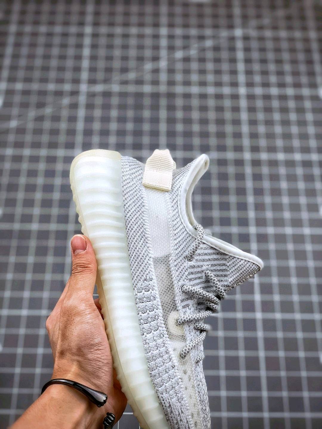 💰150真标💰180公司级💰260纯原版
Yeezy 350V2 "Static"白满天星
外贸客户指定订单 东莞原织面纯原1.0
原织面精针织机,原厂针织面料
#原档大底模具 百分百与海外发售原版一致
#顶级Boost 满钉大底 一切细节实拍如图
极力推荐此版本 触碰性价比至高点‼
Size:36 36.5 37 38 38.5 39 40 40.5 41 42 42.5 43 44 44.5 45 46 47
nike耐克 运动鞋空军一号 萨洛蒙阿迪达斯adidas 三叶草 椰子350 v2 sb dunk 古驰脏脏鞋 麦昆 匡威1970s 万斯 vans 范斯运动鞋板鞋跑步鞋跑鞋篮球鞋 添柏岚prada普拉达爱马仕香奈儿新百伦 巴黎世家迪奥dior爱步乔丹 air jordan 亚瑟士asics 斯凯奇 斐乐 彪马 锐步 mlb fila 鬼冢虎 lv路易威登 ny 北面 大鹅ugg 莆田鞋 板鞋 樱花粉 af1 高帮 纯白 复古 满天星 解构 鬼冢虎鞋盾 samba小麦色 蓝粉 马卡龙 低帮 独角兽 鬼冢虎鸳鸯 联名 童鞋 冰淇淋 骨白冰蓝 白蓝 黑色 小白鞋 电玩像素 黑白 涂鸦 镭射 雾霾 白色 diy 1970s 夜光 大童 泼墨 中帮 黑武士 洛克公园 魔术贴 情侣 经典 四钩 奶咖色 刮刮乐 白丝绸 白银 3m 反光 白绿夜光 白橙双钩 小雏菊 权志龙 白绿橙 off white 飞线 金钩 冰块 小银钩 笑脸 缝线 剪纸 纯黑 蓝丝绸 情人节限定 白金 蓝白 354 黑曜石 熊猫 像素 冰蓝 四小勾 水晶底 寿桃 洞洞鞋 彩虹像素 灰色 air force 1 黑色 拖鞋 aj4 aj35 aj11 篮球鞋 莆田 aj3 aj6 aj13 aj7 童鞋 儿童鞋 aj312 aj36 黑白奥利奥 传奇蓝 aj32 限量版 飞人拖鞋 康扣 熊猫 北卡蓝 low 白水泥 藤原浩 aj34郭艾伦 影子灰 蒂芙尼绿 aj10 倒钩 aj9 冰雪奇缘 黑曜石 aj31 aj270 球鞋 大魔王 冰激凌 樱木花道 热熔岩 迪奥联名 胭脂红 凉鞋 aj15 满天星 水泥灰 芝加哥 鸳鸯 aj28 情侣 aj28 樱花粉 电玩像素 北卡蓝 小迪奥 粉色 樱花粉 电玩像素 烟灰 变色龙 兵马俑 大巴黎 aj16 兔八哥 马卡龙 大学蓝 aj30 黑水泥 白蛇 叶绿素 火影 白水泥 情人节限定 粉蛇 黑红 球鞋gtcut kobe球鞋 zoom kobe 500黑武士 2022r nike星空 gt球鞋 zoom跑鞋 纽巴伦990 nikecourt女鞋 zoom aj1 nb827 斐乐hike nike青花瓷 aj镭射 科6 next跑鞋 宇航员2.0 小白鞋 男鞋 运动鞋 斯凯奇 斐乐 板鞋 aj 彪马 新百伦 亚瑟士 new balance adidas 阿迪达斯 篮球鞋 空军一号 纯白 跑步鞋 vision street wear puma 女运动休闲鞋 nb 情侣鞋 球鞋 dunk 美津浓 欧文7 运动鞋女款跑步鞋 休闲男鞋 aj1 拖鞋 耐克鞋男新款 鞋子 童鞋 男款 飞马 zoom 超级飞马 跑鞋 老爹鞋 air max 儿童鞋子 男士 飞马38 m2k 日落 黑白熊猫 女款 飞马39 男款 阿甘鞋 飞马37 夏季 dunk sb 华夫鞋 凉鞋 开拓者 夏款 毛毛虫 气垫 air zoom 休闲鞋 高帮 帆布鞋 sacai 2022 vapormax 赤足 飞马36 af1 紫葡萄 树莓紫 winflo8 court女鞋 网鞋 zoom 破二 dc0774 拖鞋 superfly 子弹头 dunk黑白熊猫 blazer max270 欧文7 小童鞋 阿尔法 欧文8 登月 星空 莆田 黑武士 airmax97 贝壳头 三叶草 boost forum 椰子鞋 yeezy neo 暗夜精灵 金标 椰子 350 v2 ultraboost 清风 阿尔法 涉水鞋 ub21 ub22 forum84 ub nmd 爆米花 pro2 cut supernova x9000 椰子500 小椰子 forum low 史密斯 椰子700 樱花系列女鞋 新百伦530 327 574 5740 满天星 992 550 990 303 nb2002ra 302 元祖灰 993 990v5 nb300 ms327 580 999 nb327新百伦 新百伦878 nb300 5740奶茶色 m5740nb5740 997 608 452 nbms327 992元祖灰 996 880 低帮 倒钩 aj1 low 北卡蓝 黑曜石 倒钩藤原浩鞋 芝加哥 禁穿 小迪奥aj1 aj1大学蓝 樱花粉 烟灰 闪电倒钩 mid 影子灰 白丝绸 黑红脚趾 黑红 马卡龙 小dior 蒂芙尼绿 黑脚趾 小摩卡 蜘蛛侠 兔八哥 莆田纯原 纯白 中帮 黑粉脚趾 鸳鸯 low摩卡棕 扣碎 倒钩低帮 小闪电 凯尔特人 芝加哥ow联名 灰白 红豆奶茶 叛逆 换底 扣碎篮板 摩卡棕 迪奥联名鞋 皇家蓝 低帮女鞋倒钩白棕 泡泡糖 黑粉脚趾 北卡蓝低帮 黑绿脚趾 影子灰 蒂芙尼绿 黑脚趾 浆果粉 扣碎篮板 鸳鸯 冰淇淋 白丝绸 激光蓝 offwhite联名 黑粉脚趾 蓝 水洗丹宁 情人节 午夜蓝 凯尔特人 泡泡糖 男鞋 女鞋 夏季 儿童 拖鞋 小众鞋 篮球鞋 凉鞋 运动鞋 跑步鞋 童鞋 板鞋 日落 足球鞋 小白鞋 跑鞋 老爹鞋 zoom 超级飞马 36 37 38 sb dunk 鞋子 新款 m2k air max 薄款 赤足5.0 星空 登月 回到未来 vapormax 超轻 网鞋 气垫鞋 阿甘鞋 休闲鞋 47 blazer 高帮 樱花粉 free vaporfly 情侣 子弹头 华夫鞋 欧文7 lebron18 joyride fly3 max270 杜兰特5 毛毛虫 黑武士 限量版 忍者 马拉松 winflo7 kyrie7 ep 莆田鞋 板鞋 樱花粉 af1 高帮 纯白 复古 满天星 解构 鞋盾 小麦色 蓝粉 马卡龙 低帮 独角兽 鸳鸯 联名 童鞋 冰淇淋 骨白冰蓝 白蓝 黑色 小白鞋 电玩像素 黑白 涂鸦 镭射 雾霾 白色 diy 夜光 大童 泼墨 中帮 黑武士 洛克公园 魔术贴 情侣 经典 四钩 奶咖色 刮刮乐 白丝绸3xl 白银 3m 反光 白绿夜光 白橙双钩 小雏菊 权志龙 白绿橙 off white 飞线 金钩 冰块 小银钩 笑脸 缝线 剪纸 纯黑 蓝丝绸 情人节限定 白金 蓝白 354 黑曜石 熊猫 像素 冰蓝 四小勾 水晶底 寿桃 洞洞鞋 彩虹像素 灰色 air force 1 黑色 拖鞋 aj4 aj35 aj11 篮球鞋 莆田 aj3 aj6 aj13 aj7 童鞋 儿童鞋 aj312 aj36 黑白奥利奥 传奇蓝 aj32 限量版 飞人拖鞋 康扣 熊猫 北卡蓝 low 白水泥 藤原浩 aj34郭艾伦 影子灰 蒂芙尼绿 aj10 倒钩 aj9 冰雪奇缘 黑曜石 aj31 aj270 球鞋 大魔王 冰激凌 樱木花道 热熔岩 迪奥联名 胭脂红 凉鞋 aj15 满天星 水泥灰 芝加哥 鸳鸯 aj28 情侣 aj28 樱花粉 电玩像素 北卡蓝 小迪奥 粉色 2024春季夏季秋季冬季新款透气时尚防水复古休闲潮流气垫情侣夏款名牌定制增高限量版原装健身专业防臭实战大码中老年小学生训练越野皮面旅游真皮沙滩登山爆款鞋子避震缓震舒适柔软保暖创意明星爱不香奈儿同款ins上班商务舒服德训薄款平底学生防滑经典搭配简约耐磨厚底鞋底轻便吸汗防臭莆田鞋纯原Zoom Af1 空军一号顶级复刻百搭高弹原厂36 37.5 38 39 40 40.5 41 42 42.5 43 44 44.5 45官方专柜特价樱花粉 电玩像素 烟灰 变色龙 昂跑兵马俑 萨洛蒙大巴黎 aj16 兔八哥 马卡龙 迪桑特羽绒服 冲锋衣 卫衣大学蓝 aj30 黑水泥 罗意威白蛇 始祖鸟叶绿素 火影 白水泥 情人节限定V2k 粉蛇 迪奥Dior samba gazelle2024春季夏季秋季冬季新款透气时尚防水复古休闲潮流气垫情侣夏款名牌定制增高限量版原装健身专业防臭实战大码中老年小学生训练越野皮面旅游真皮沙滩登山爆款鞋子避震缓震舒适柔软保暖创意明星同款ins上班商务舒服德训薄款平底学生防滑经典搭配简约耐磨厚底鞋底轻便吸汗防臭莆田鞋纯原Zoom Af1 空军一号顶级复刻百搭高弹原厂36 37.5 38 39 40 40.5 41 42 42.5 43 44 44.5 45官方专柜特价