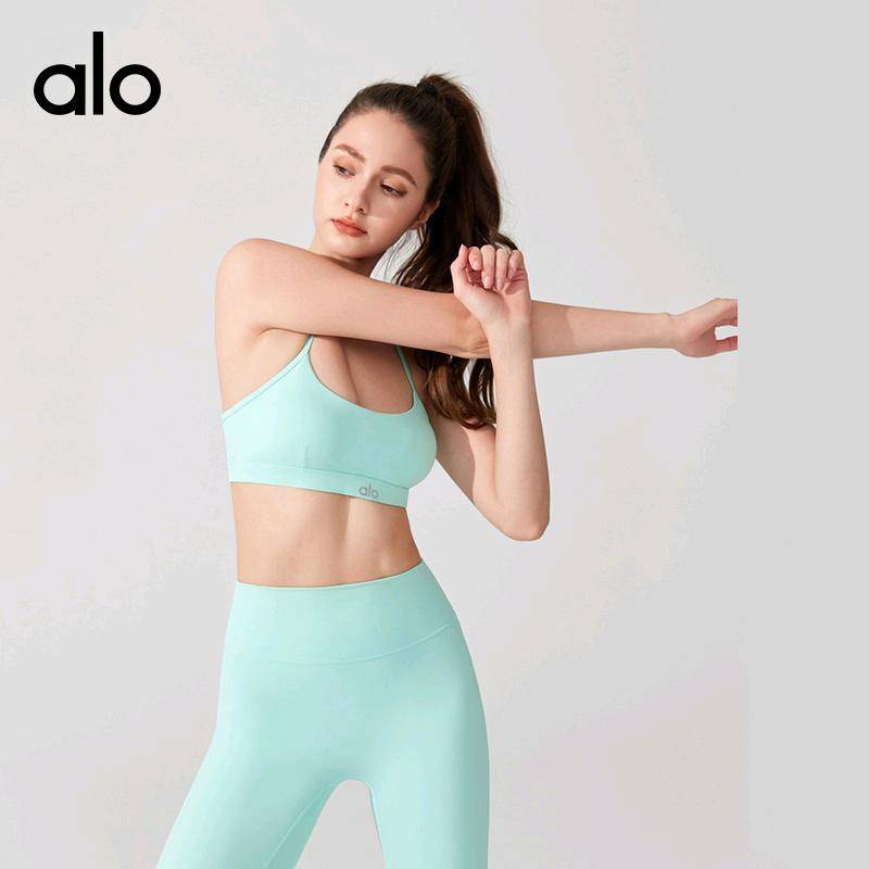 ALO YOGA💰78💎支持一件代发
aloyoga裸感运动内衣美背聚拢瑜伽上衣跑步健身肩带文胸
【品牌】ALO 
【款号】YW378
【面料】锦纶/氨纶
【颜色】丝兰，海岩灰，奶昔，深咖啡，大红
【尺码】S，M，L，XL
 专柜同款品质，厂家直销，货源充足，售后保障