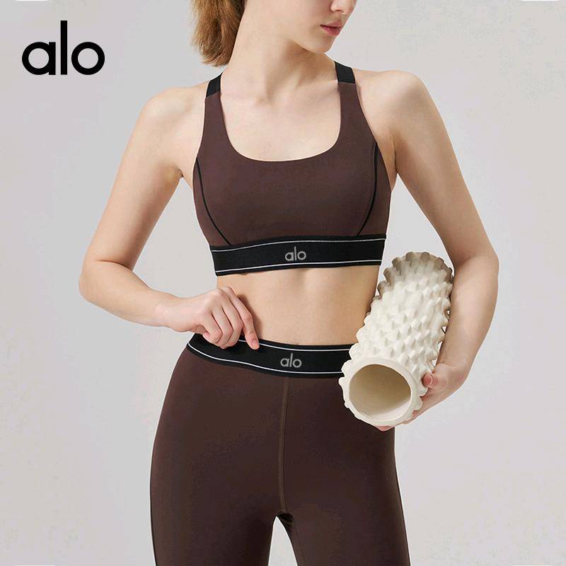 ALO YOGA💰143💎支持一件代发
aloyoga套装普拉提瑜伽裤女跑步腰提臀运动健身裤防震文胸两件套
【品牌】ALO 
【款号】TZ4016
【面料】锦纶/氨纶
【颜色】暗夜黑，咖啡色，墨绿色，深灰色，钻石白
【尺码】S，M，L，XL
 专柜同款品质，厂家直销，货源充足，售后保障