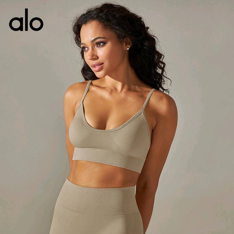 ALO YOGA💰68💎支持一件代发
aloyoga背心文胸纯色美背透气运动背心跑步健身瑜伽文胸上衣
【品牌】ALO 
【款号】WX6606
【面料】锦纶/氨纶
【颜色】黑色，卡其色，奶白色，浅粉色，浅灰色，浅绿色，深灰色
【尺码】S，M，L，XL

 专柜同款品质，厂家直销，货源充足，售后保障