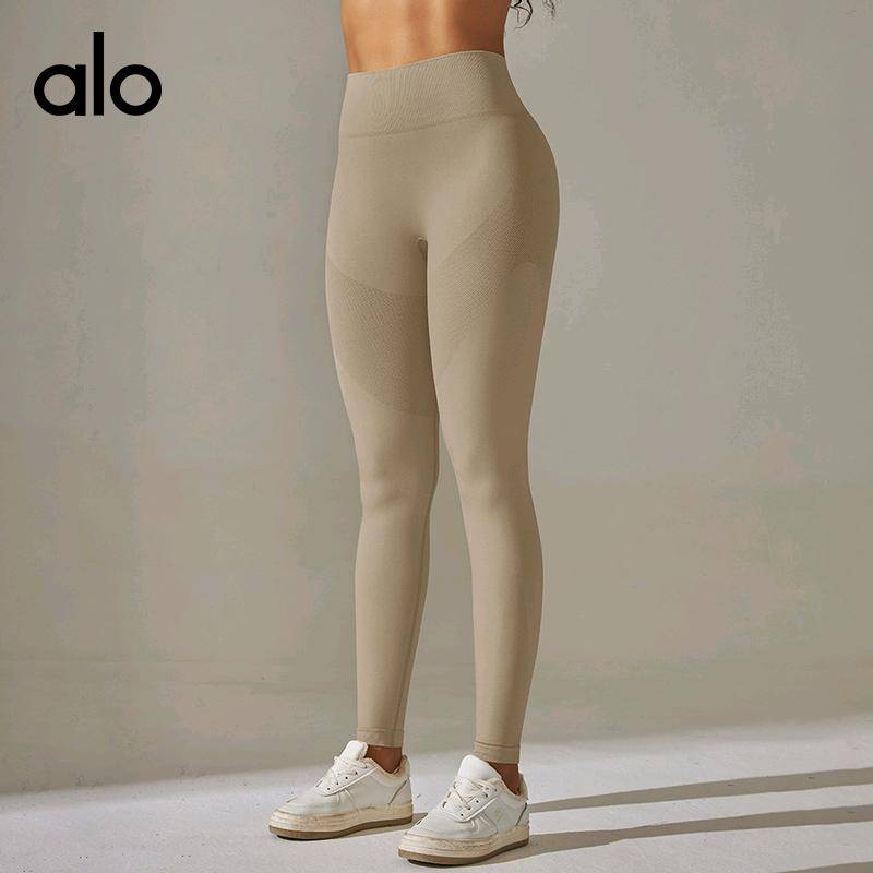 ALO YOGA💰78💎支持一件代发
aloyoga瑜伽裤弹力蜜桃臀健身裤提臀高腰收腹紧身瑜伽裤
【品牌】ALO 
【款号】CK6606
【面料】锦纶/氨纶
【颜色】黑色，卡其色，奶白色，浅粉色，浅灰色，浅绿色，深灰色
【尺码】S，M，L，XL

 专柜同款品质，厂家直销，货源充足，售后保障
