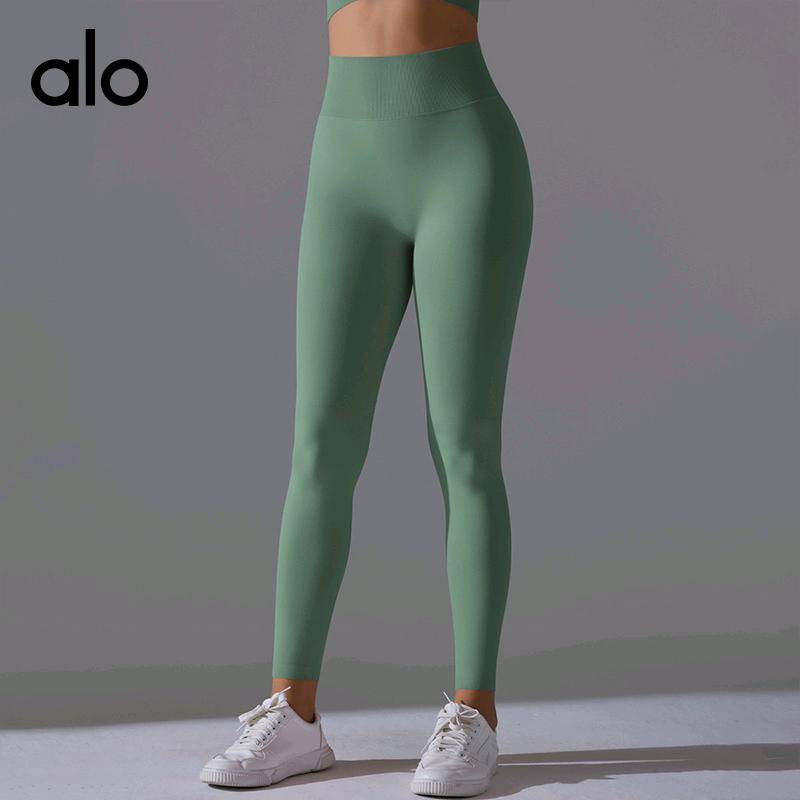 ALO YOGA  💰73💎支持一件代发
aloyoga 女装纯色蜜桃运动裤紧身跑步健身瑜伽服高腰提臀瑜伽
【品牌】ALO 
【款号】CK6666
【面料】锦纶/氨纶
【颜色】大红，黑色，火龙果色，酒红，梦幻紫，墨绿，墨青，热带橙，深灰，深蓝，雾苔绿，犀牛灰，因蓝，月光白，棕色
【尺码】S，M，L
 专柜同款品质，厂家直销，货源充足，售后保障