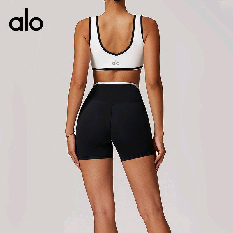 ALO YOGA 💰83💎支持一件代发
aloyoga背心瑜伽服设计感撞色宽肩带健身运动背心性感女上衣
【品牌】AlO
【款号】DWX8843
【面料】锦纶/氨纶
【颜色】高级黑，可可棕，蓝灰色，天鹅白，樱花粉
【尺码】S，M，L，XL
 专柜同款品质，厂家直销，货源充足，售后保障