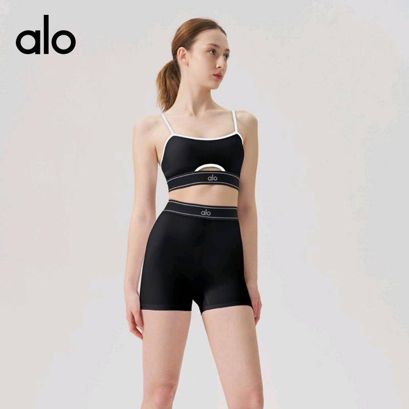 ALO YOGA💰118💎支持一件代发
aloyoga套装螺纹瑜伽服套装文胸跑步健身上衣吊带瑜伽服
【品牌】ALO 
【款号】TZ4606
【面料】锦纶/氨纶
【颜色】暗夜黑，卡其色，墨绿色，山茶花粉，钻石白
【尺码】S，M，L，XL
 专柜同款品质，厂家直销，货源充足，售后保障