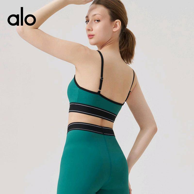 ALO YOGA💰133💎支持一件代发
alo套装螺纹瑜伽服套装文胸跑步健身上衣吊带瑜伽服套装
【品牌】ALO 
【款号】TZ4628
【面料】锦纶/氨纶
【颜色】暗夜黑，卡其色，墨绿色，山茶花粉，钻石白
【尺码】S，M，L，XL
 专柜同款品质，厂家直销，货源充足，售后保障