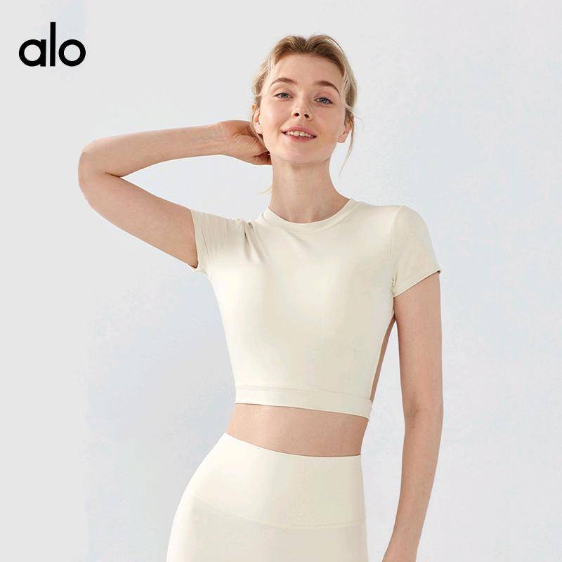 ALO YOGA💰78💎支持一件代发
aloyoga瑜伽短袖女性感露背短款运动t恤收腰显瘦健身上衣
【品牌】ALO 
【款号】MZ180
【面料】锦纶，氨纶
【颜色】风铃蓝，黑色，木莓红，象牙白
【尺码】S，M，L，XL
 专柜同款品质，厂家直销，货源充足，售后保障
