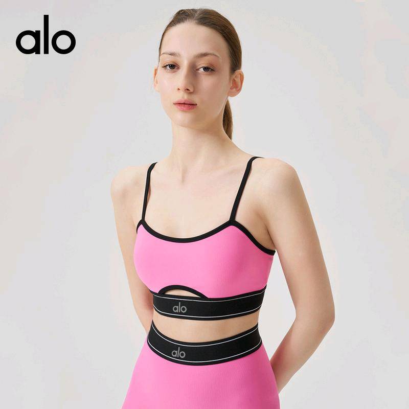 ALO YOGA💰118💎支持一件代发
aloyoga套装螺纹瑜伽服套装文胸跑步健身上衣吊带瑜伽服
【品牌】ALO 
【款号】TZ4606
【面料】锦纶/氨纶
【颜色】暗夜黑，卡其色，墨绿色，山茶花粉，钻石白
【尺码】S，M，L，XL
 专柜同款品质，厂家直销，货源充足，售后保障