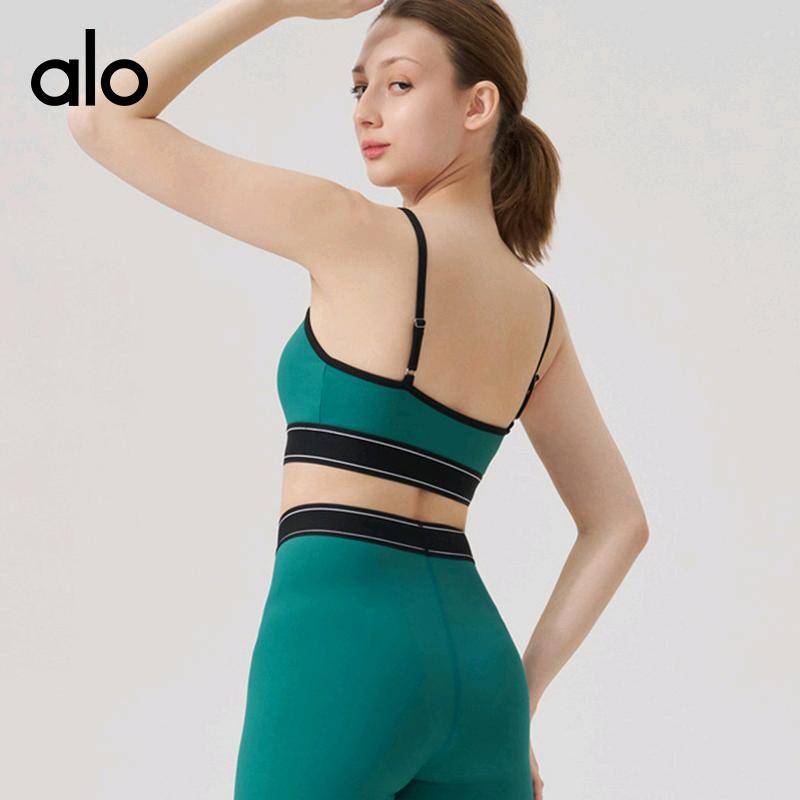 ALO YOGA💰118💎支持一件代发
aloyoga套装螺纹瑜伽服套装文胸跑步健身上衣吊带瑜伽服
【品牌】ALO 
【款号】TZ4606
【面料】锦纶/氨纶
【颜色】暗夜黑，卡其色，墨绿色，山茶花粉，钻石白
【尺码】S，M，L，XL
 专柜同款品质，厂家直销，货源充足，售后保障