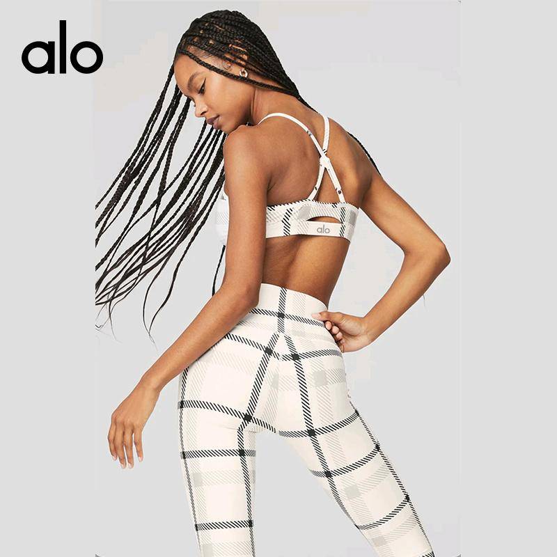 ALO YOGA 💰166💎支持一件代发
aloyoga套装时尚个性格子条纹女美运动文胸健身裤瑜伽服套装
TZ176背心 ：83
TZ176长裤 ：83
【品牌】AlO
【款号】TZ176
【面料】锦纶/氨纶
【颜色】白色- 文胸，白色-长裤，黑色 - 文胸，黑色 - 长裤
【尺码】S，M，L
 专柜同款品质，厂家直销，货源充足，售后保障