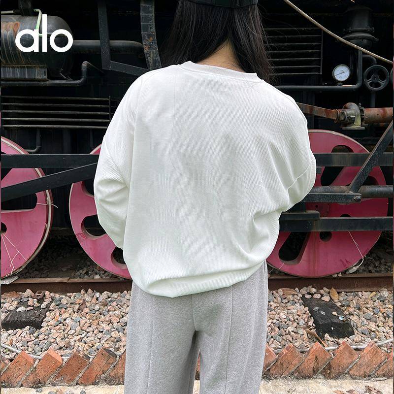 ALO YOGA 💰73💎支持一件代发
aloyoga华夫格长袖运动外套宽松百搭显瘦宽松卫衣
【品牌】AlO
【款号】JY90034
【面料】涤纶/氨纶
【颜色】白色，黑色，灰色
【尺码】M，L，XL，XXL
 专柜同款品质，厂家直销，货源充足，售后保障
