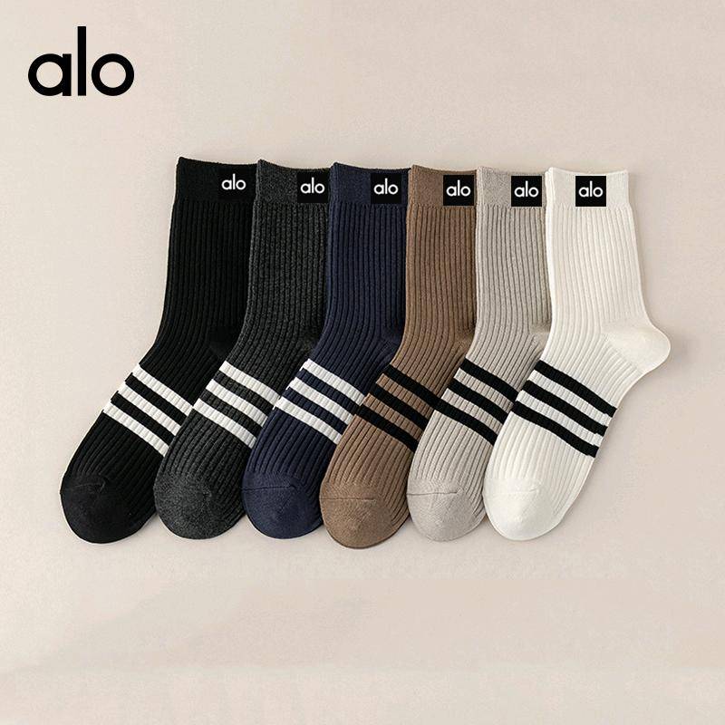 ALO YOGA  💰38💎支持一件代发
aloyoga 秋季上新袜子中筒袜运动百搭秋冬条纹高帮长袜
【品牌】ALO 
【款号】JY380（纯棉袜）
【面料】棉/氨纶
【颜色】白灰，白色，藏青，黑色，深灰，驼色
【尺码】均码
 专柜同款品质，厂家直销，货源充足，售后保障