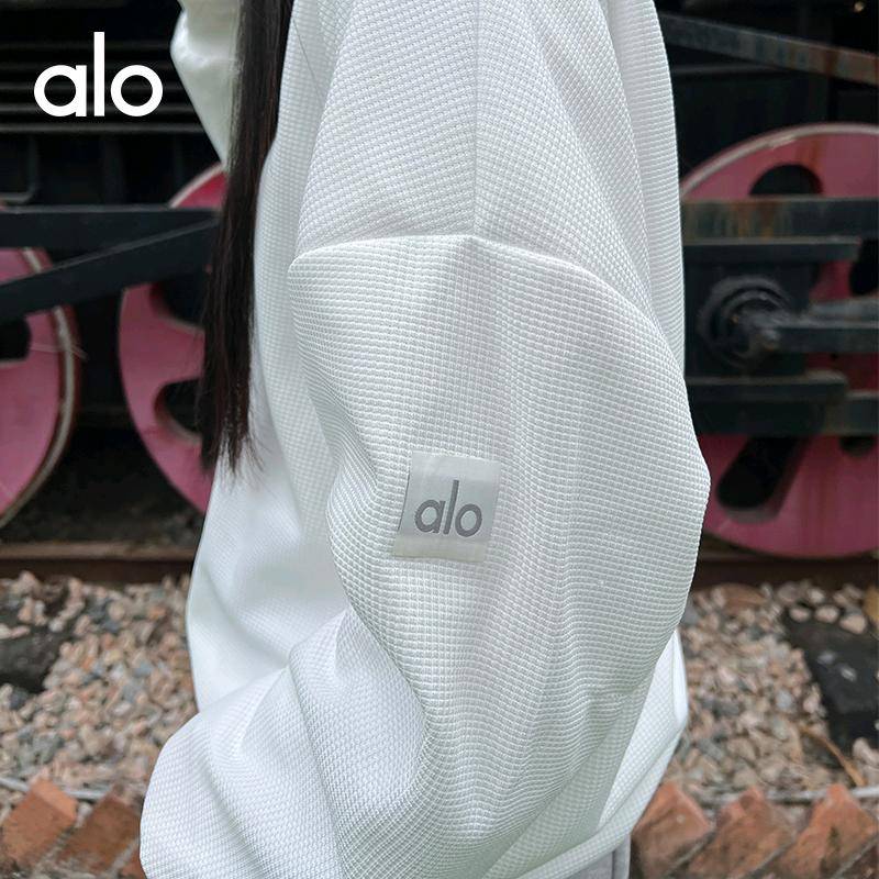 ALO YOGA 💰73💎支持一件代发
aloyoga华夫格长袖运动外套宽松百搭显瘦宽松卫衣
【品牌】AlO
【款号】JY90034
【面料】涤纶/氨纶
【颜色】白色，黑色，灰色
【尺码】M，L，XL，XXL
 专柜同款品质，厂家直销，货源充足，售后保障