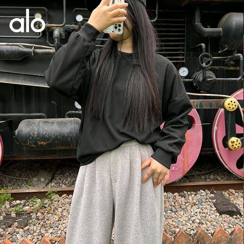 ALO YOGA 💰73💎支持一件代发
aloyoga华夫格长袖运动外套宽松百搭显瘦宽松卫衣
【品牌】AlO
【款号】JY90034
【面料】涤纶/氨纶
【颜色】白色，黑色，灰色
【尺码】M，L，XL，XXL
 专柜同款品质，厂家直销，货源充足，售后保障