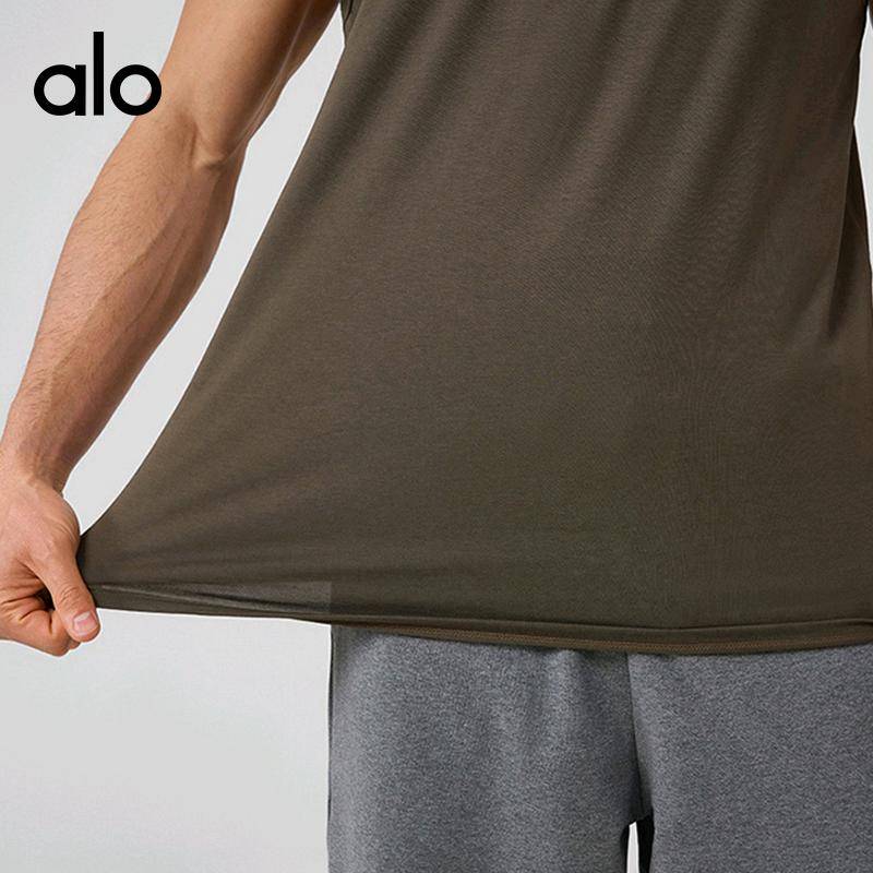 ALO YOGA 💰78💎支持一件代发
aloyoga男士健身跑步运动无袖坎肩背心上衣T恤
【品牌】AlO
【款号】51118
【面料】棉/莫代尔/氨纶
【颜色】茶褐色，黑色，米白，深灰
【尺码】S，M，L，XL，XXL
 专柜同款品质，厂家直销，货源充足，售后保障