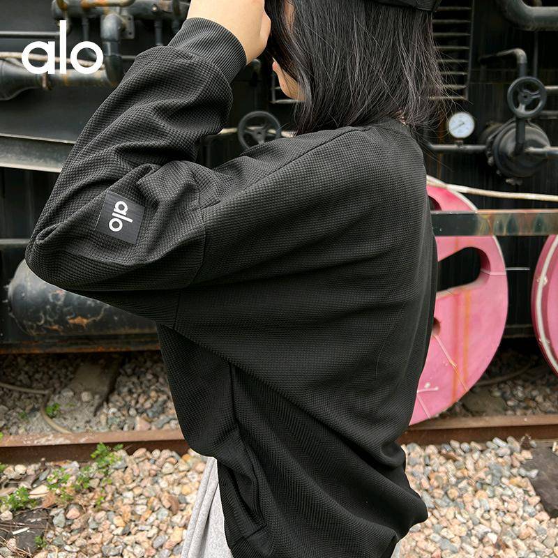 ALO YOGA 💰73💎支持一件代发
aloyoga华夫格长袖运动外套宽松百搭显瘦宽松卫衣
【品牌】AlO
【款号】JY90034
【面料】涤纶/氨纶
【颜色】白色，黑色，灰色
【尺码】M，L，XL，XXL
 专柜同款品质，厂家直销，货源充足，售后保障