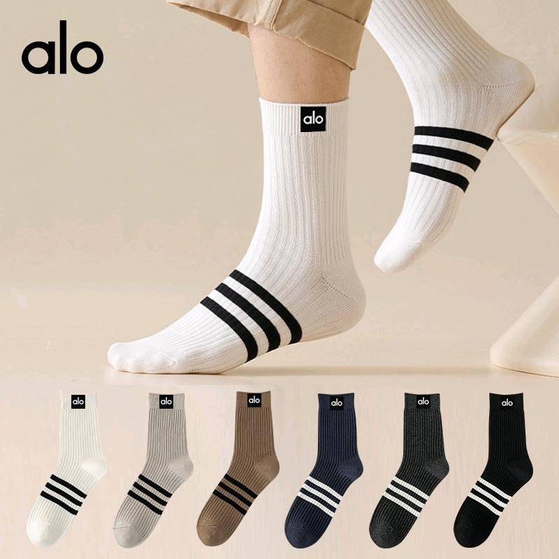 ALO YOGA  💰38💎支持一件代发
aloyoga 秋季上新袜子中筒袜运动百搭秋冬条纹高帮长袜
【品牌】ALO 
【款号】JY380（纯棉袜）
【面料】棉/氨纶
【颜色】白灰，白色，藏青，黑色，深灰，驼色
【尺码】均码
 专柜同款品质，厂家直销，货源充足，售后保障