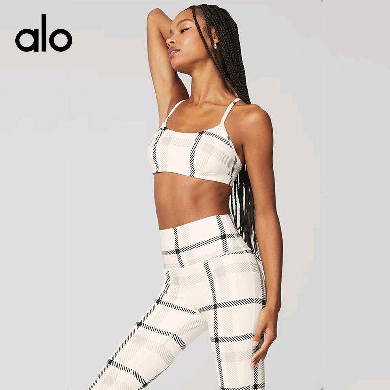 ALO YOGA 💰166💎支持一件代发
aloyoga套装时尚个性格子条纹女美运动文胸健身裤瑜伽服套装
TZ176背心 ：83
TZ176长裤 ：83
【品牌】AlO
【款号】TZ176
【面料】锦纶/氨纶
【颜色】白色- 文胸，白色-长裤，黑色 - 文胸，黑色 - 长裤
【尺码】S，M，L
 专柜同款品质，厂家直销，货源充足，售后保障
