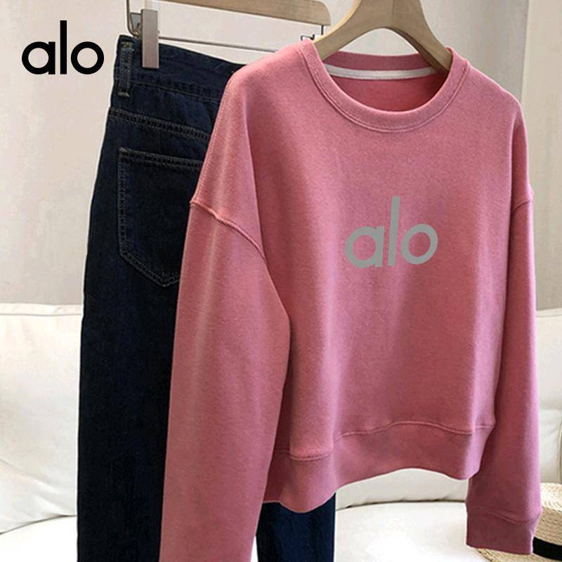 ALO YOGA 💰83💎支持一件代发
aloyoga卫衣短版圆领明线卫衣宽松套头显瘦休闲长袖外套上衣
【品牌】AlO
【款号】A030卫衣
【面料】棉/聚酯纤维
【颜色】白灰色，草绿色，黛蓝，桃粉色
【尺码】M，L
 专柜同款品质，厂家直销，货源充足，售后保障