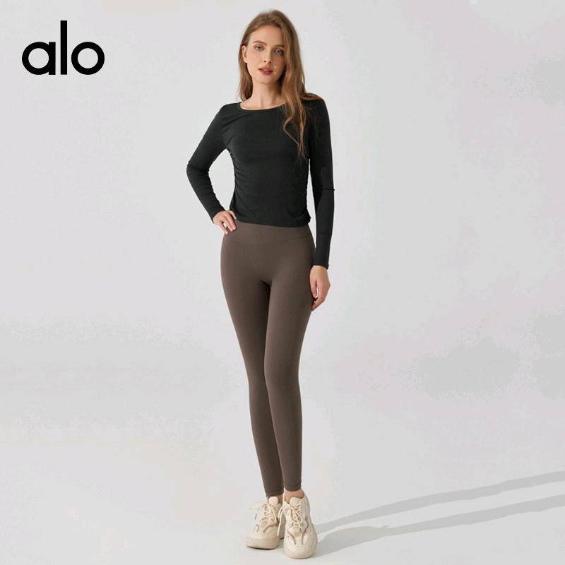 ALO YOGA💰78💎支持一件代发
aloyoga 裸感瑜伽服褶皱修身亲肤圆领休闲健身长袖T恤
【品牌】ALO 
【款号】YC348
【面料】氨纶/粘纤
【颜色】白麻灰，黑色，棱镜粉，浅麻灰，蒸馏咖啡
【尺码】S，M，L，XL
 专柜同款品质，厂家直销，货源充足，售后保障