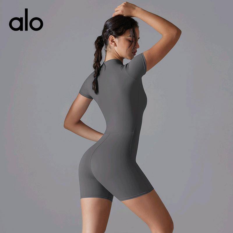 ALO YOGA💰88💎支持一件代发
aloyoga 新款夏季拉链短袖短裤瑜伽连体服女舞蹈健身紧身运动连体衣
【品牌】ALO 
【款号】TZ6657
【面料】氨纶/锦纶
【颜色】板栗色，黑色，深灰色，雾霾蓝，枣红色
【尺码】S，M，L，XL
 专柜同款品质，厂家直销，货源充足，售后保障