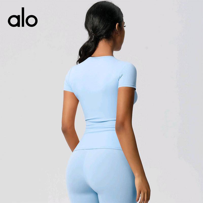 ALO YOGA💰73💎支持一件代发
aloyoga 跨境新款磨毛裸感修身圆领瑜伽健身短袖百搭跑步运动上衣
【品牌】ALO 
【款号】DX7103
【面料】氨纶/锦纶
【颜色】霜灰色，板栗色，黑色，徽章蓝，罗勒绿，浅象牙，石墨灰，天空蓝，胭脂红，樱花粉
【尺码】S，M，L，XL
 专柜同款品质，厂家直销，货源充足，售后保障