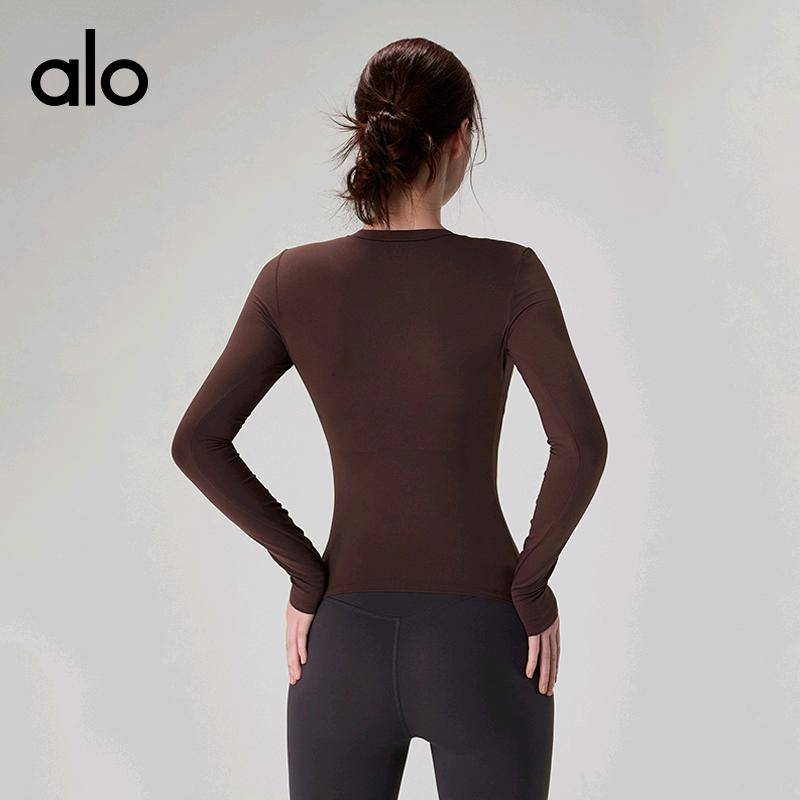 ALO YOGA💰78💎支持一件代发
aloyoga 外穿瑜伽服女休闲圆领短款打底运动长袖修身显瘦健身上衣
【品牌】ALO 
【款号】CX42005
【面料】锦纶/氨纶
【颜色】白色 ，黑色，棱镜粉，蒸馏咖啡
【尺码】S，M，L，XL
 专柜同款品质，厂家直销，货源充足，售后保障