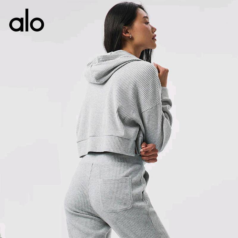 ALO YOGA 💰 126💎支持一件代发 
aloyoga 运动套装上下衣螺纹宽松休闲带帽卫衣运动裤两件套
【品牌】alo
【款号】JY90031
【面料】锦纶/氨纶
【颜色】黑色，灰色
【尺码】S，M,，L
 专柜同款品质，厂家直销，货源充足，售后保障