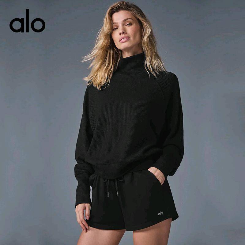 ALO YOGA 💰246💎支持一件代发
aloyoga 高领套头衫长袖高腰休闲百搭束脚裤健身运动套装
【品牌】AlO
【款号】TZ24234
【面料】聚酯纤维/棉
【颜色】白色长裤，白色长袖，黑色长裤，黑色长袖
【尺码】S，M，L
 专柜同款品质，厂家直销，货源充足，售后保障