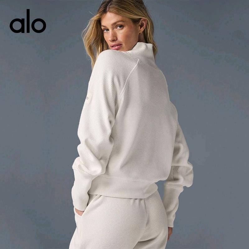 ALO YOGA 💰246💎支持一件代发
aloyoga 高领套头衫长袖高腰休闲百搭束脚裤健身运动套装
【品牌】AlO
【款号】TZ24234
【面料】聚酯纤维/棉
【颜色】白色长裤，白色长袖，黑色长裤，黑色长袖
【尺码】S，M，L
 专柜同款品质，厂家直销，货源充足，售后保障