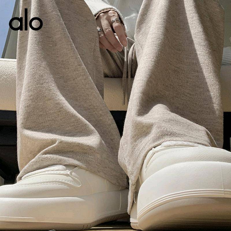 ALO YOGA💰78💎支持一件代发
aloyoga 针织云朵糯米裤宽松高腰垂感休闲阔腿裤拖地裤
【品牌】ALO 
【款号】JY1215
【面料】聚酯纤维/人棉/氨纶
【颜色】白灰常规，黑色常规，米白常规，浅灰常规，深灰常规，燕麦常规
【尺码】S，M，L，XL
 专柜同款品质，厂家直销，货源充足，售后保障