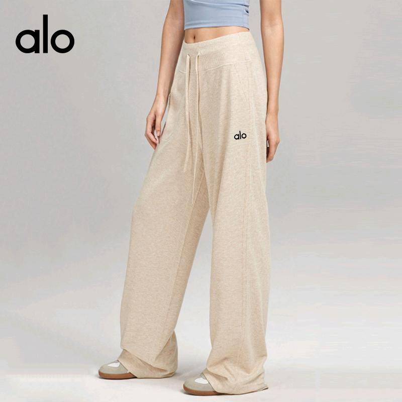 ALO YOGA 💰93💎支持一件代发
alo 瑜伽裤女垂感阔腿休闲裤慵懒松弛感运动裤宽松拖地阔腿裤
【品牌】AlO
【款号】KZ240804
【面料】聚酯纤维/氨纶
【颜色】奶杏色
【尺码】S，M，L，XL，XXL
 专柜同款品质，厂家直销，货源充足，售后保障