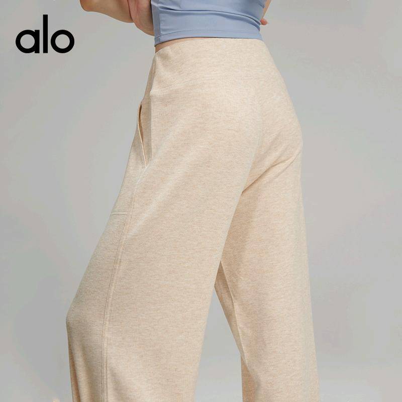ALO YOGA 💰93💎支持一件代发
alo 瑜伽裤女垂感阔腿休闲裤慵懒松弛感运动裤宽松拖地阔腿裤
【品牌】AlO
【款号】KZ240804
【面料】聚酯纤维/氨纶
【颜色】奶杏色
【尺码】S，M，L，XL，XXL
 专柜同款品质，厂家直销，货源充足，售后保障