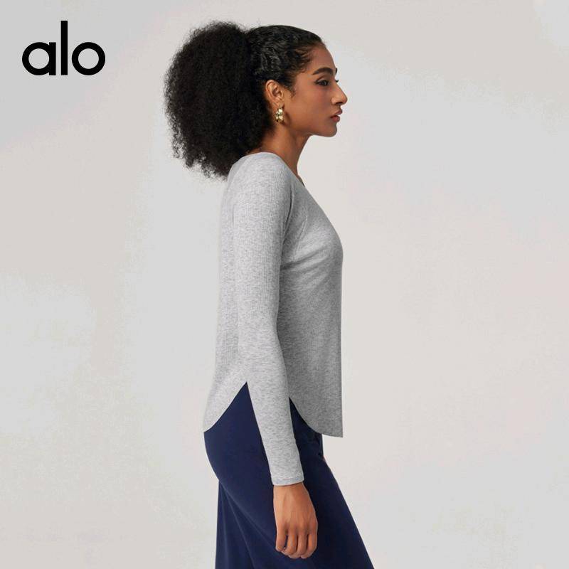 ALO YOGA 💰63 💎支持一件代发 
aloyoga 高品质跨境休闲运动长袖秋季裸感瑜伽服女宽松亲肤T时尚
【品牌】alo
【款号】YC345
【面料】92%粘纤 8%氨纶
【颜色】安可拉红，白麻灰，黑色，浅麻灰
【尺码】S，M，L，XL
 专柜同款品质，厂家直销，货源充足，售后保障