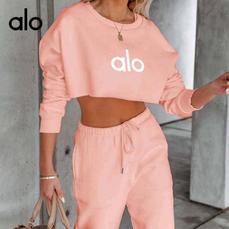 alo丨® 支持一件代发 💰88 拿货另谈！
aloyoga秋冬纯色圆领套头卫衣时尚露脐长袖女装休闲抽绳长裤套装
【品牌】alo
【款号】211160
【面料】聚酯纤维（涤纶）
【颜色】白色,粉色,黑色,咖啡色,杏色
【尺码】S，M，L，XL，XXL
 专柜同款品质，货源充足，售后保障