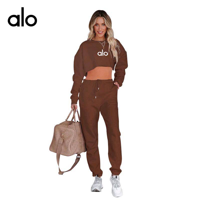 alo丨® 支持一件代发 💰88 拿货另谈！
aloyoga秋冬纯色圆领套头卫衣时尚露脐长袖女装休闲抽绳长裤套装
【品牌】alo
【款号】211160
【面料】聚酯纤维（涤纶）
【颜色】白色,粉色,黑色,咖啡色,杏色
【尺码】S，M，L，XL，XXL
 专柜同款品质，货源充足，售后保障
