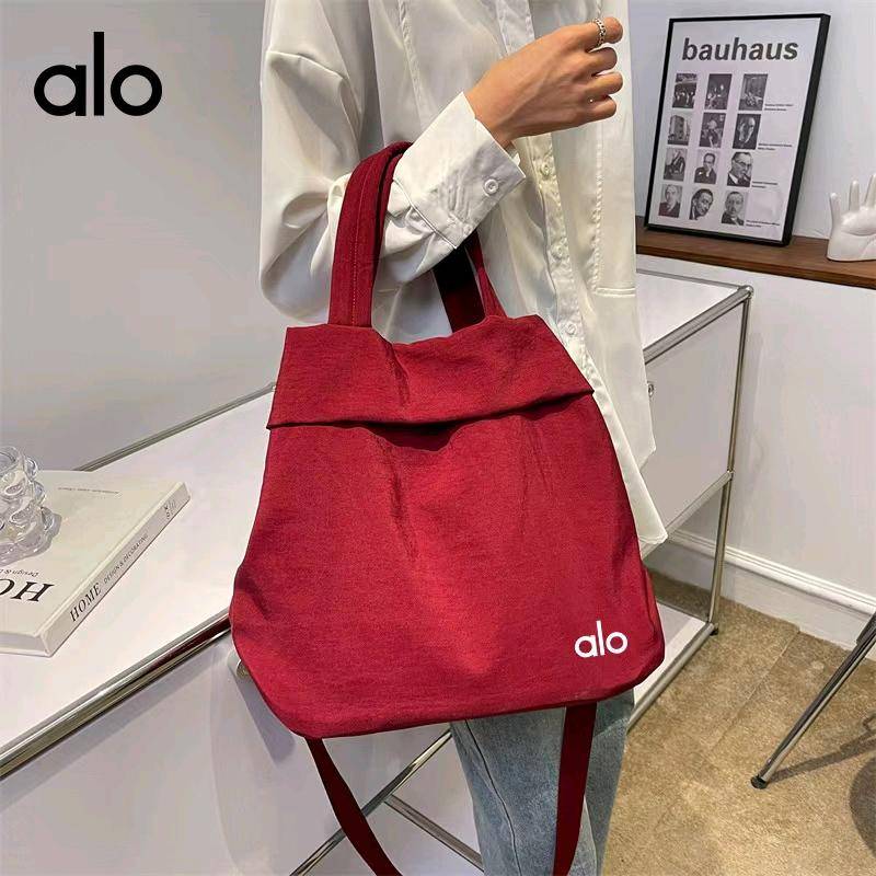 ALO YOGA 💰78 💎支持一件代发
aloyoga 单肩包手提包女潮时尚斜挎简约大容量外出休闲包多功能
【品牌】AlO
【款号】E2066（手提包）
【面料】涤纶/尼龙
【颜色】橄榄色，黑色，酒红色，柠檬黄，浅米色
【尺码】均码
 专柜同款品质，厂家直销，货源充足，售后保障