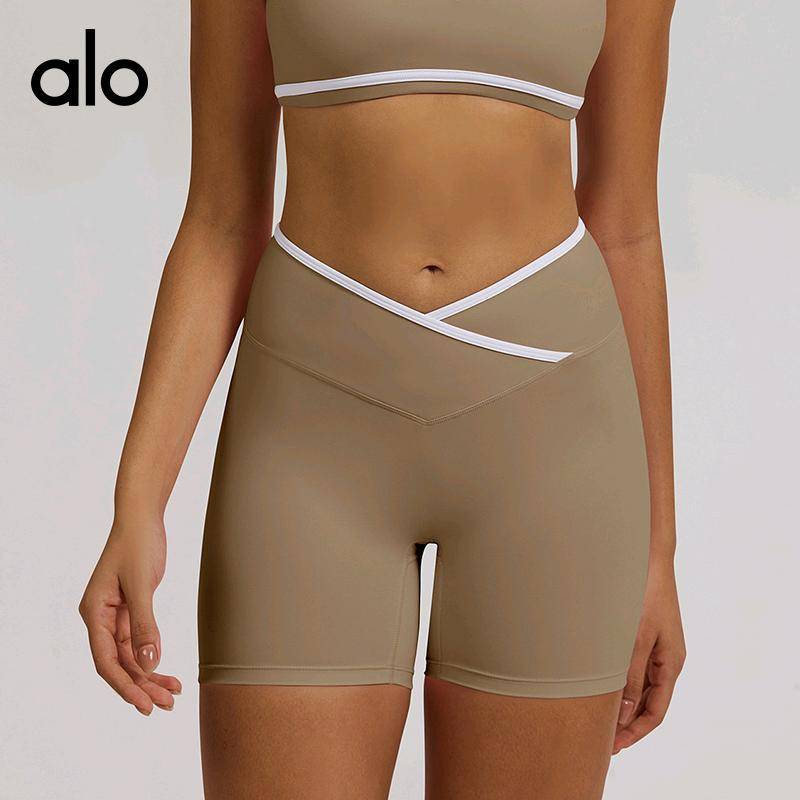 ALO YOGA💰78💎支持一件代发
aloyoga交叉高腰瑜伽短裤裸感蜜桃提臀健身运动短裤
【品牌】ALO 
【款号】DK6009
【面料】锦纶/氨纶
【颜色】黑色，可可棕，蓝灰色，樱花粉
【尺码】S，M，L，XL
 专柜同款品质，厂家直销，货源充足，售后保障